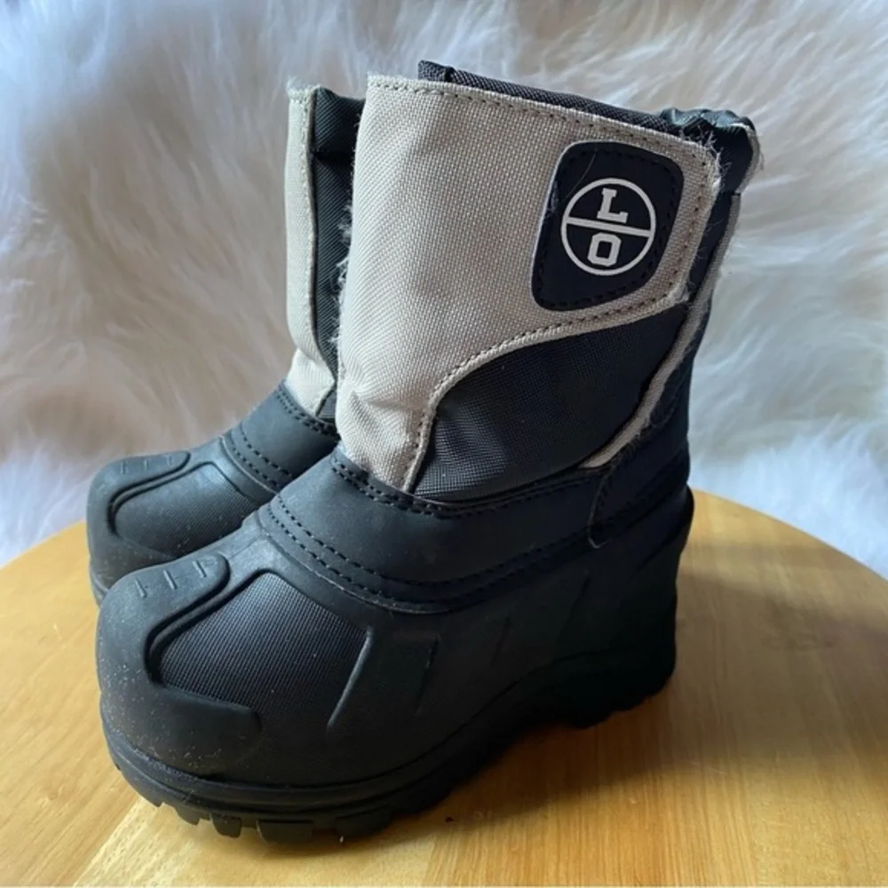 Snow Boots Boys Size 7‎ Slip On